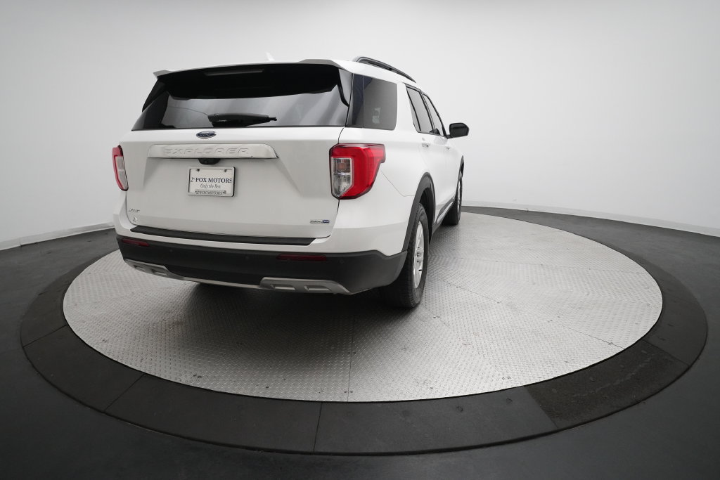 Used 2020 Ford Explorer XLT w/ Equipment Group 202A AWD/4WD image 13