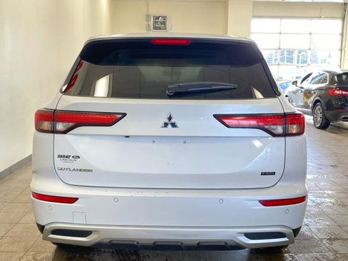 Used 2024 Mitsubishi Outlander SE image 6