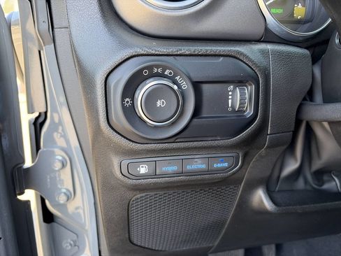 Used 2023 Jeep Wrangler Unlimited Rubicon 4xe AWD/4WD image 40