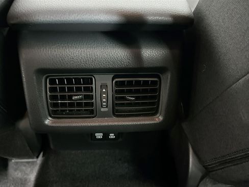 Used 2025 Toyota Camry LE image 27