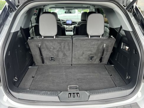 Used 2023 Ford Explorer XLT w/ Equipment Group 202A image 43
