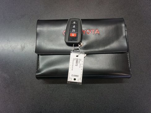 Used 2022 Toyota 4Runner SR5 RWD image 18