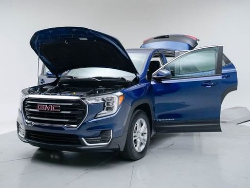Used 2022 GMC Terrain SLE AWD/4WD image 18