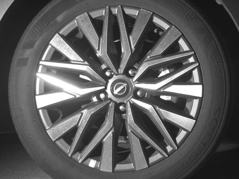 Used 2025 Nissan Altima 2.5 SV FWD image 16