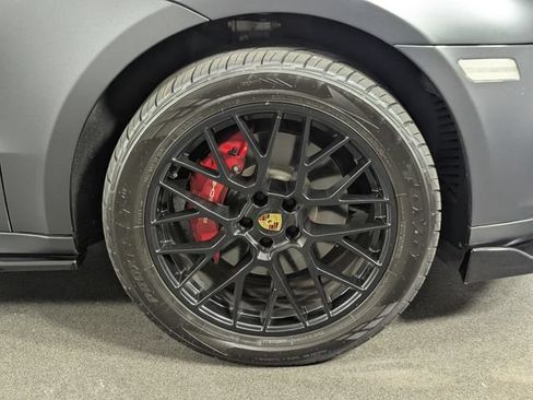 Used 2021 Porsche Macan GTS AWD/4WD image 12