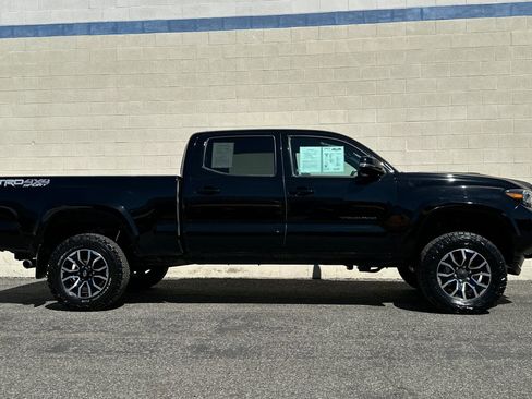 Used 2023 Toyota Tacoma TRD Sport w/ Black Out Package (TMS) image 3