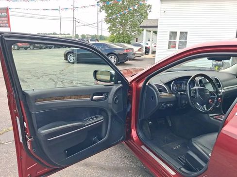 Used 2015 Chrysler 300 C RWD image 12