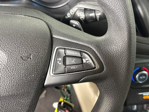 Used 2017 Ford Escape SE FWD image 19