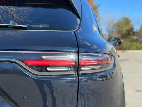 Used 2019 Porsche Cayenne image 19