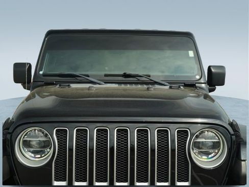 Used 2021 Jeep Wrangler Unlimited Sahara w/ LED Lighting Group AWD/4WD image 39