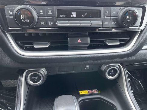 Used 2025 Toyota Grand Highlander FWD image 41