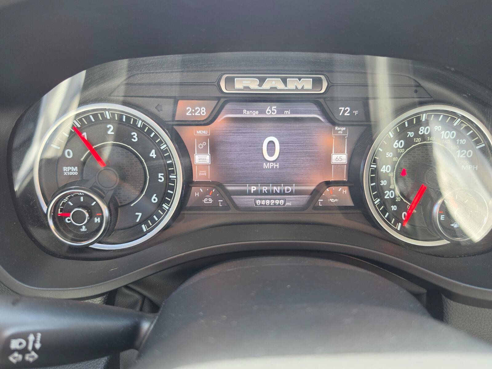 Used 2022 RAM 1500 Laramie AWD/4WD image 14