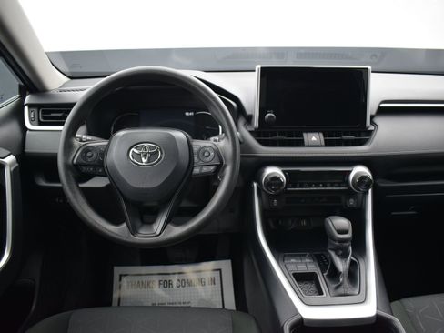 Used 2025 Toyota RAV4 XLE FWD image 14