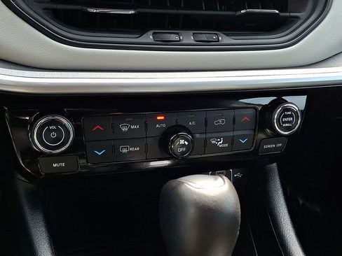 Used 2025 Jeep Compass Limited AWD/4WD image 43