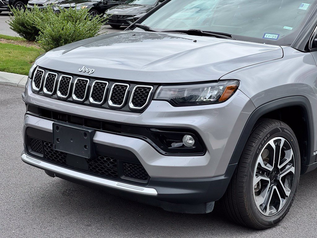 Used 2024 Jeep Compass Limited AWD/4WD image 29
