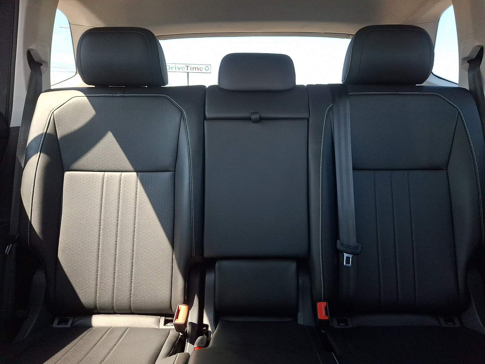 Used 2024 Volkswagen Tiguan SE AWD/4WD image 15