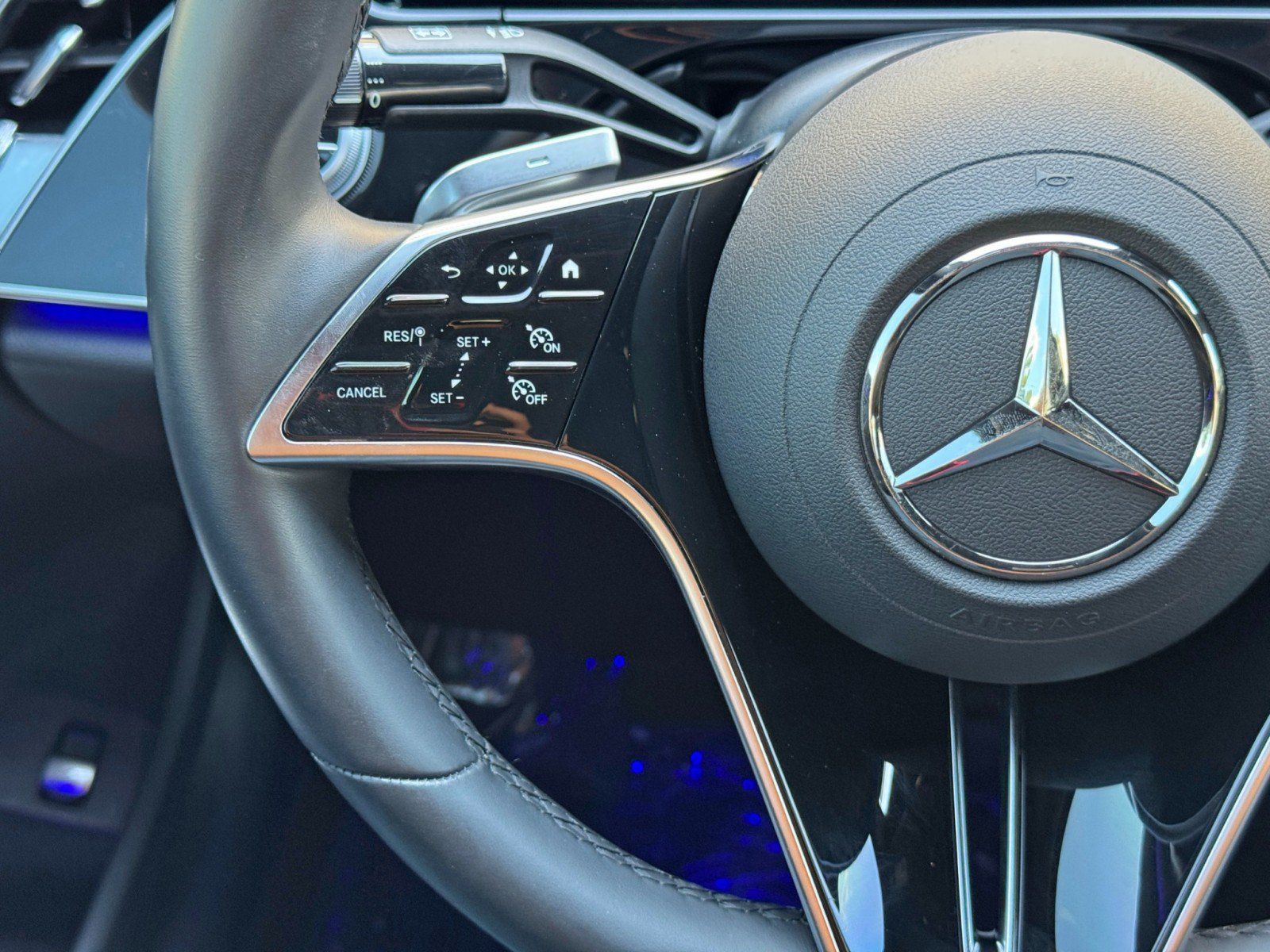Used 2024 Mercedes-Benz E 450 4MATIC Sedan w/ MBUS Superscreen Package image 23