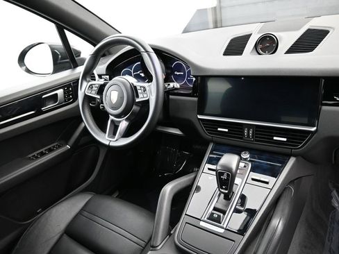 Used 2019 Porsche Cayenne image 29