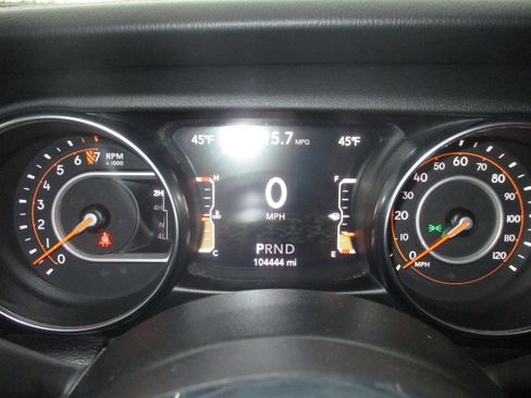 Used 2020 Jeep Gladiator Overland image 28