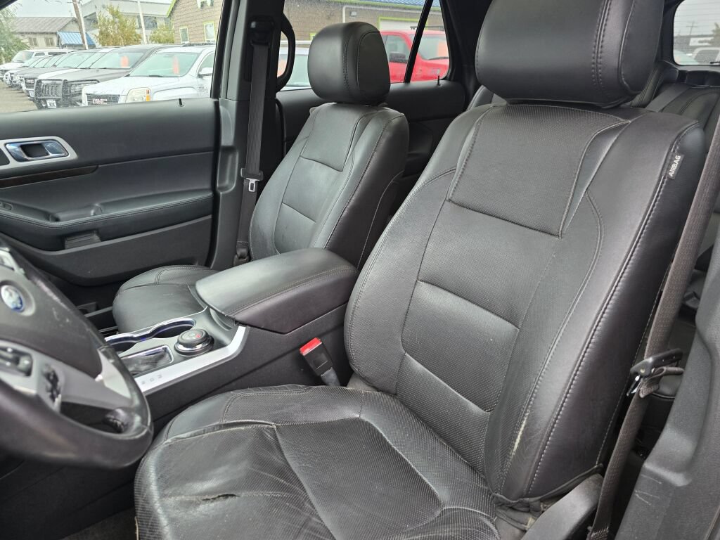 Used 2015 Ford Explorer Limited w/ Equipment Group 301A AWD/4WD image 24