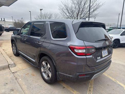 Used 2025 Honda Pilot EX-L image 4