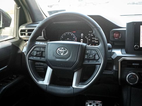 Used 2024 Toyota Tacoma TRD Sport image 18