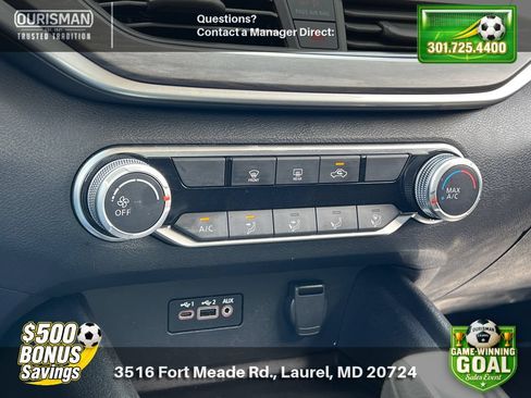 Used 2025 Nissan Altima 2.5 SV FWD image 14