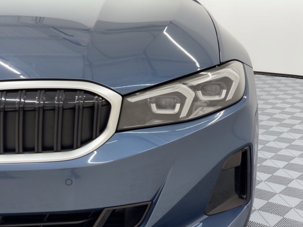 Certified 2025 BMW 330i Sedan RWD image 12