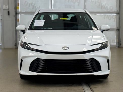 Used 2025 Toyota Camry LE FWD image 2