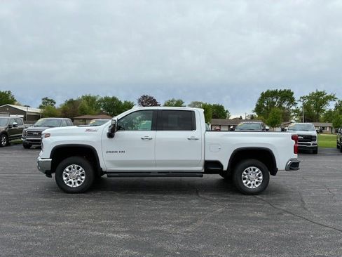 Used 2024 Chevrolet Silverado 2500 LTZ w/ LTZ Plus Package AWD/4WD image 2