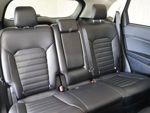 Used 2024 Ford Edge SEL image 34