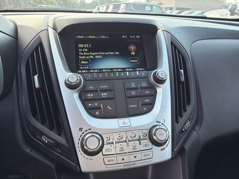 Used 2017 Chevrolet Equinox LS FWD image 19