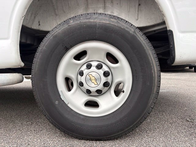 Used 2025 Chevrolet Express 2500 w/ Driver Convenience Package RWD image 18