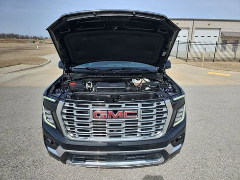 Used 2025 GMC Yukon Denali AWD/4WD image 30