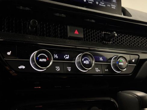 Used 2025 Honda CR-V Sport Touring image 19