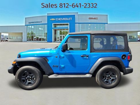 Used 2022 Jeep Wrangler Sport AWD/4WD image 4