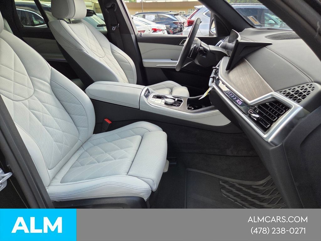 Used 2025 BMW X5 sDrive40i w/ Parking Assistance Package RWD image 18