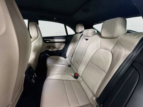 Certified 2024 Porsche Macan Turbo Electric AWD/4WD image 22