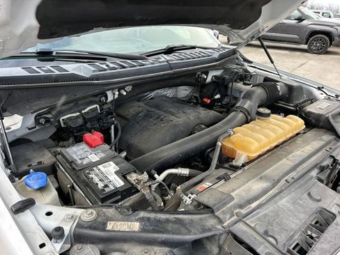 Used 2015 Ford F150 Lariat image 36