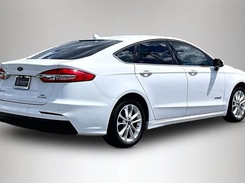 Used 2019 Ford Fusion SE FWD image 5