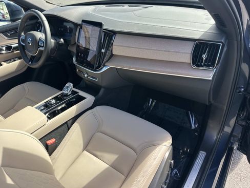 Certified 2026 Volvo XC90 B6 Core image 27