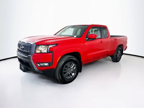 Used 2025 Nissan Frontier SV w/ SV Convenience Package image 3
