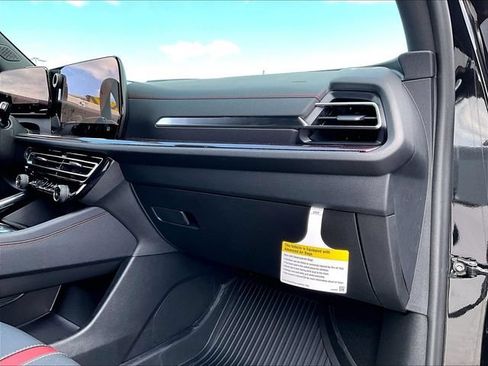 New 2026 Chevrolet Traverse RS w/ LPO, Floor Liner Package AWD/4WD image 28