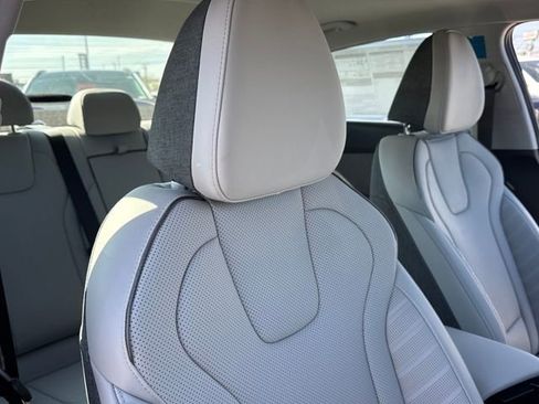 New 2026 Hyundai Elantra Limited FWD image 25