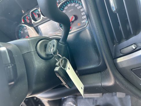 Used 2018 Chevrolet Silverado 1500 LT w/ All Star Edition image 40