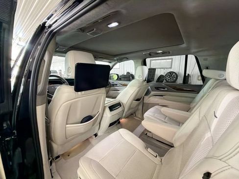 Used 2023 Cadillac Escalade Sport Platinum w/ LPO, ONYX Package AWD/4WD image 9