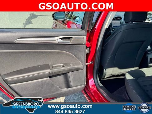 Used 2020 Ford Fusion SE image 28