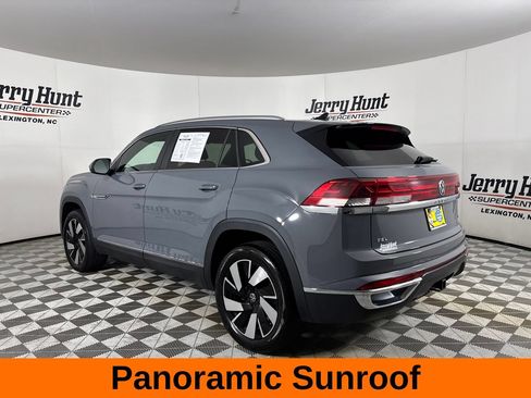 Used 2025 Volkswagen Atlas Cross Sport SEL AWD/4WD image 8