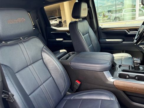 Used 2024 Chevrolet Silverado 1500 High Country w/ High Country Premium Package AWD/4WD image 14