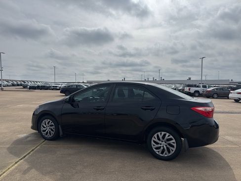 Used 2017 Toyota Corolla LE image 14